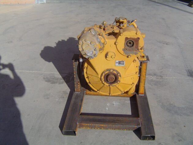 KOMATSU  D57S  135-15-00103 - SERVOTRANSMISIÓN - Imagen 5