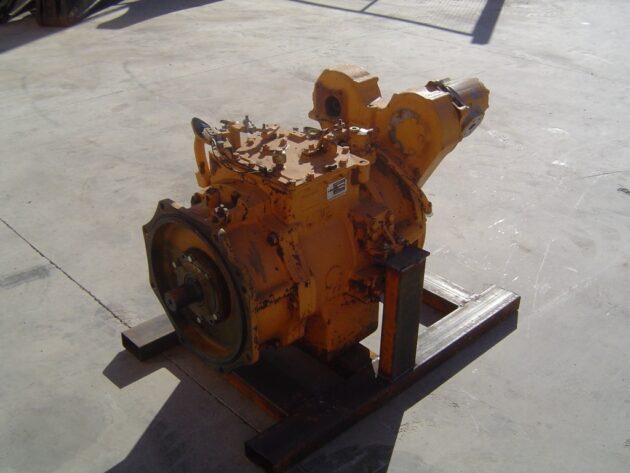KOMATSU  D57S  135-15-00103 - SERVOTRANSMISIÓN - Imagen 7