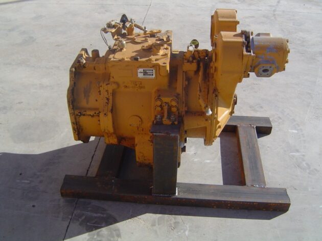 KOMATSU  D57S  135-15-00103 - SERVOTRANSMISIÓN