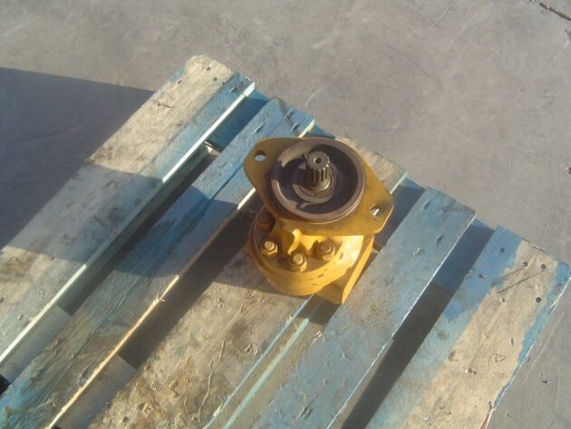 CATERPILLAR   224B  8U-2556 - MOTOR DE GIRO