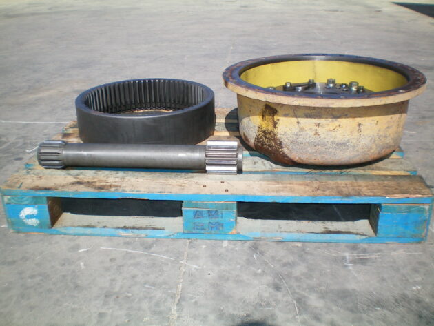KOMATSU   D65PX12  14X-27-11612 - CORONA REDUCTORA SIN PORTACORONAS