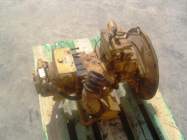 KOMATSU  PC180-3   - BOMBA HIDRÁULICA PRINCIPAL