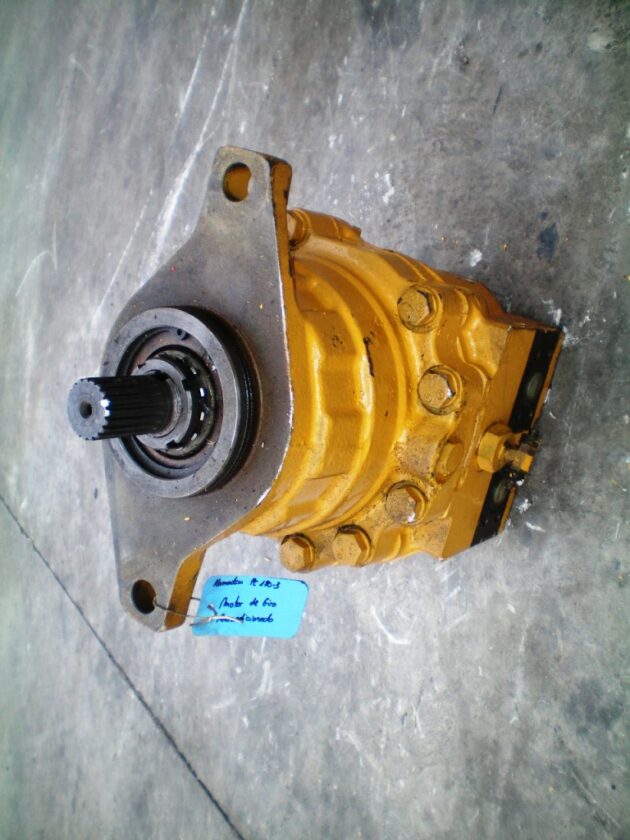 KOMATSU  PC180-3   - MOTOR DE GIRO - Imagen 3