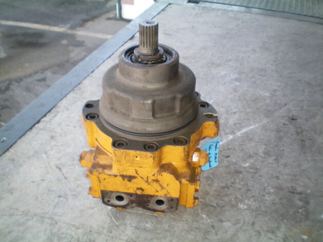 KOMATSU  PC180-3   - MOTOR DE TRANSLACIÓN - Imagen 6
