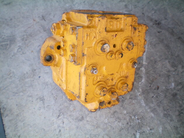 KOMATSU  PC180-3   - MOTOR DE TRANSLACIÓN - Imagen 8