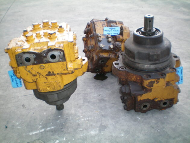 KOMATSU  PC180-3   - MOTOR DE TRANSLACIÓN