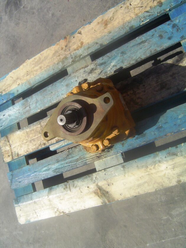 KOMATSU  PC180-3   - MOTOR DE GIRO - Imagen 4