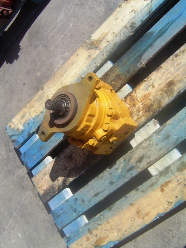 KOMATSU  PC180-3   - MOTOR DE GIRO - Imagen 6