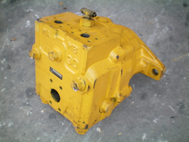KOMATSU  PC210-3   - MOTOR DE GIRO - Imagen 2