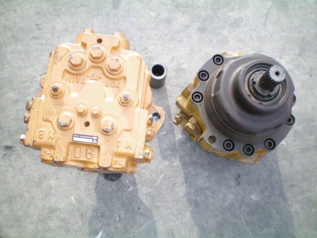 KOMATSU  PC210-3   - MOTOR DE TRANSLACIÓN - Imagen 2