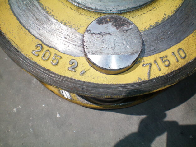 KOMATSU  PC210-3  205-27-71510 - CARRIER DEL MANDO FINAL - Imagen 6