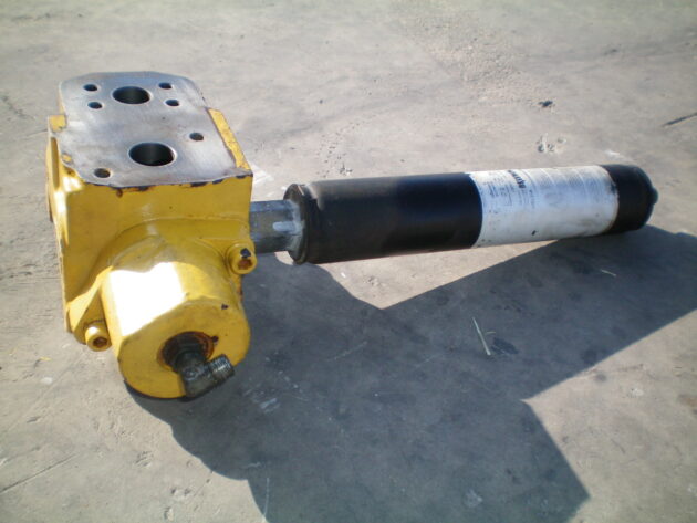 KOMATSU  PC210-8  702-21-08330 - VÁLVULA DE SOSTENIMIENTO - Imagen 4