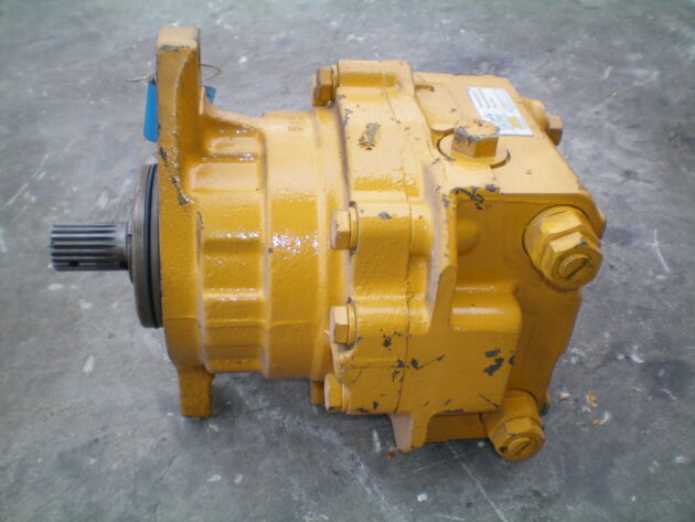 KOMATSU   PC220  706-75-05700 - MOTOR DE GIRO