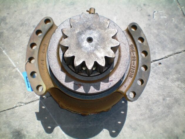KOMATSU   PC220  205-26-00021 (*) - REDUCTOR DE GIRO - Imagen 3