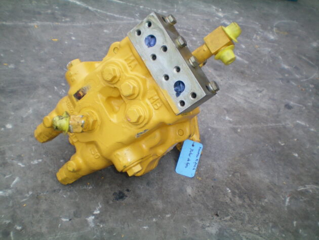 KOMATSU   PC240NLC6K  706-75-01101 - MOTOR DE GIRO - Imagen 2