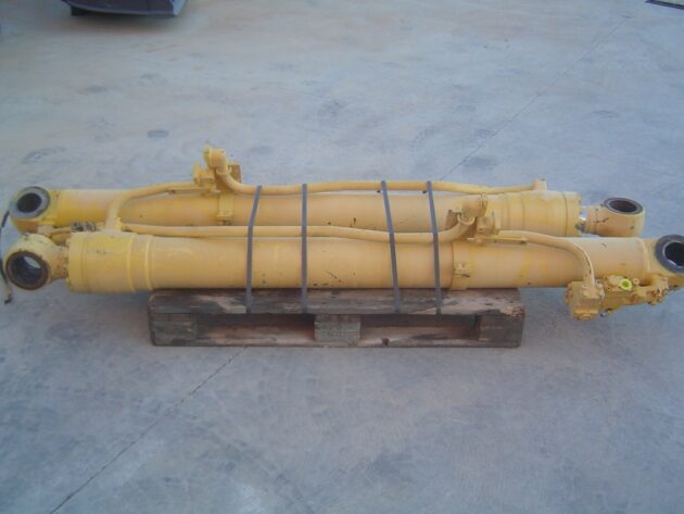 KOMATSU  PC340NLC-6K  207-63-K1230 - BOTELLA DE ELEVACIÓN PLUMA