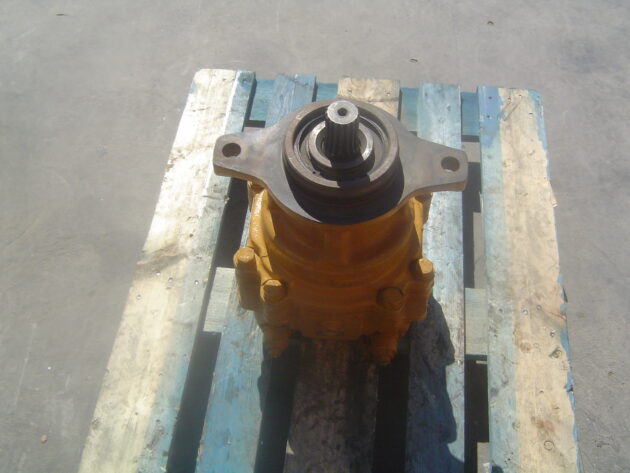 KOMATSU   PC4003  706-77-10201 - MOTOR DE GIRO - Imagen 3