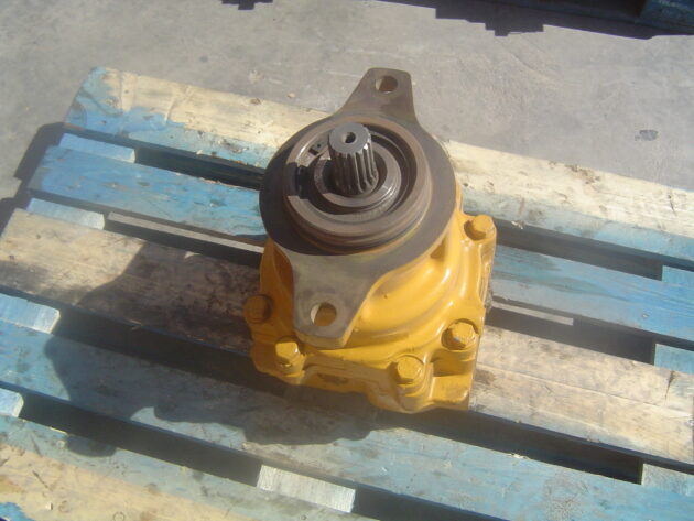 KOMATSU   PC4003  706-77-10201 - MOTOR DE GIRO - Imagen 4