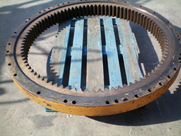 KOMATSU   PC4003  208-25-00021 - CORONA DE GIRO - Imagen 2