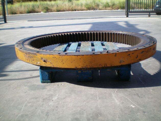 KOMATSU   PC4003  208-25-00021 - CORONA DE GIRO - Imagen 3