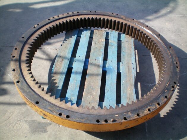 KOMATSU   PC4003  208-25-00021 - CORONA DE GIRO