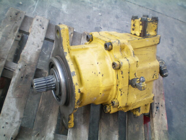 KOMATSU   PC4506K  706-77-01300 - MOTOR DE GIRO