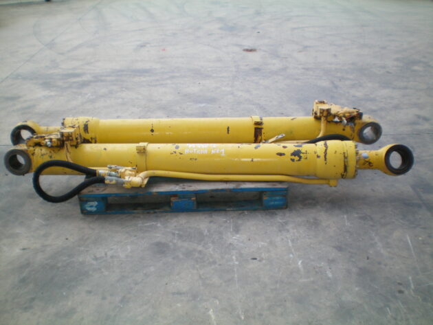 KOMATSU   PC4506K  208-63-K2321 - BOTELLA DE ELEVACIÓN PLUMA