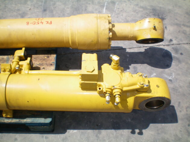 KOMATSU   PC4508K  707-01-XU970 - BOTELLA DE ELEVACIÓN PLUMA - Imagen 2