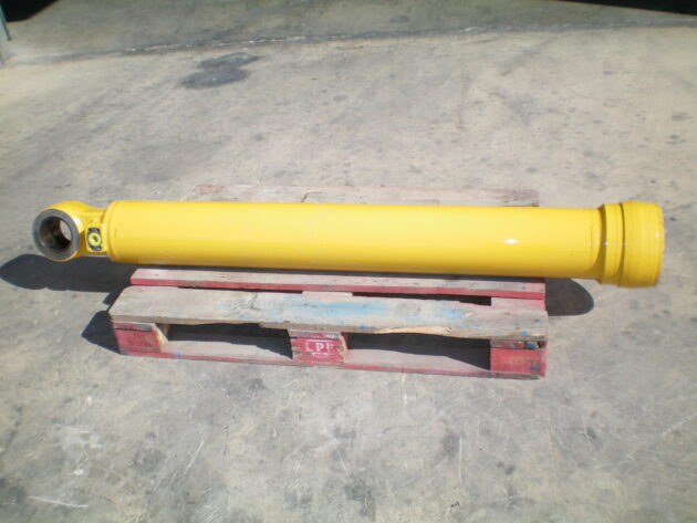 KOMATSU   PC450LC6K  208-63-73140 - CAMISA DE BOTELLA DE CAZO - Imagen 2