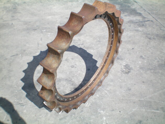 KOMATSU   PC6006  21M-27-11220 (*) - RUEDA CAVILLA