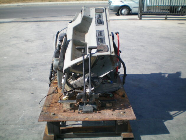 KOMATSU  PC750SE-6K   - INTERIOR DE CABINA - Imagen 2