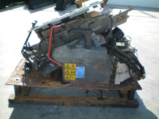 KOMATSU  PC750SE-6K   - INTERIOR DE CABINA - Imagen 3