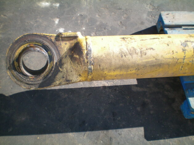 KOMATSU  PC750SE-6K  209-63-02531 - BOTELLA DE ELEVACIÓN PLUMA - Imagen 4