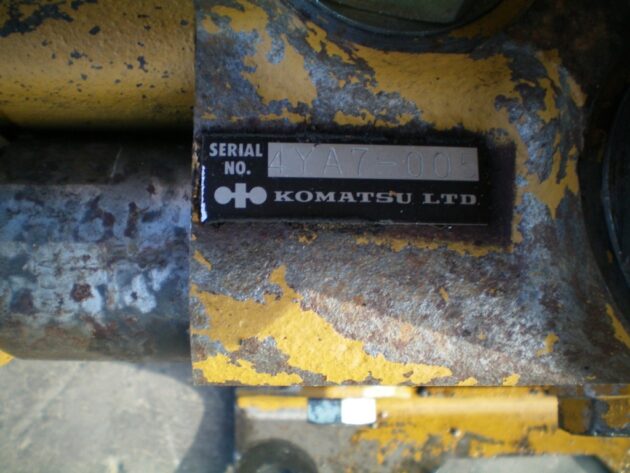 KOMATSU  PW150  700-87-11000 - DISTRIBUIDOR DE EQUIPOS 4 CARRETES - Imagen 3