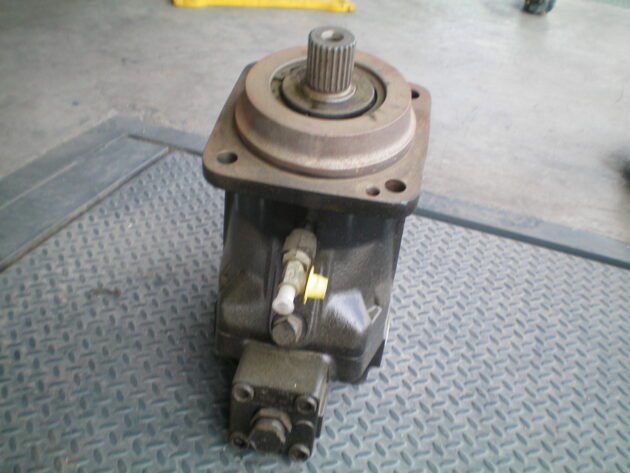 KOMATSU   PW170ES6K  20G-60-K5580 - MOTOR DE TRANSLACIÓ TRASERO - Imagen 5