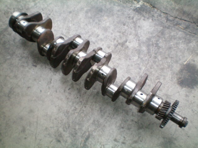 KOMATSU  WA320-3  6742-01-1570 / CU3917443 - CIGÜEÑAL MOTOR 6 CILINDROS