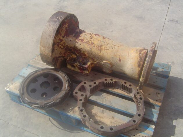 KOMATSU  WA380-3  423-22-22410 - CARCASA DE EJE, CON PALIER, PIÑÓN, DISCOS Y MANGÓN - Imagen 3