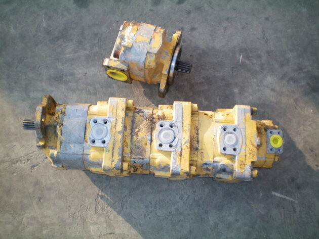 KOMATSU  WA420-1  705-56-34100 - CONJUNTO DE 4 BOMBAS PRINCIPALES - Imagen 2