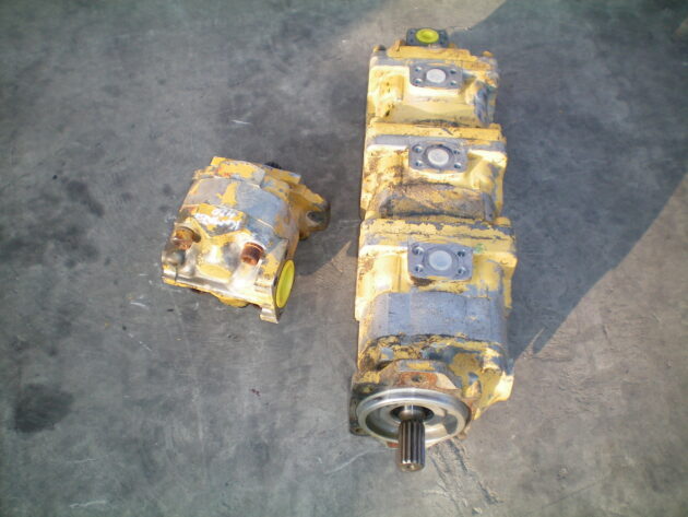 KOMATSU  WA420-1  705-56-34100 - CONJUNTO DE 4 BOMBAS PRINCIPALES - Imagen 5