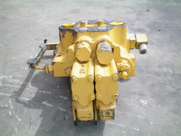 KOMATSU   WA4201  700-92-25000 - DISTRIBUIDOR DE PALA DE 2 CARRETES - Imagen 2