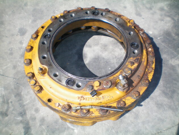 KOMATSU   WA5001  425-33-11110 - CARCASA DEL PISTÓN DE FRENO CON PLATOS Y DISCOS
