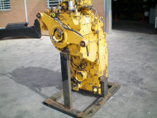 KOMATSU   WA6001  426-15-00011 - CARCASA DE SERVOTRANSMISIÓN SIN EMBRAGUES CON CAJA TRANSFER - Imagen 2