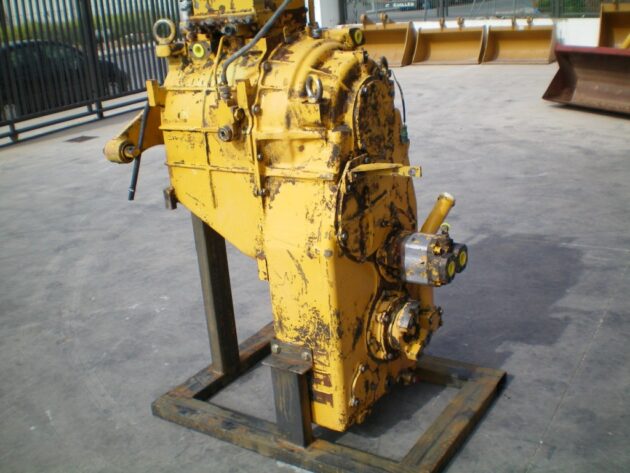KOMATSU   WA6001  426-15-00011 - CARCASA DE SERVOTRANSMISIÓN SIN EMBRAGUES CON CAJA TRANSFER - Imagen 4