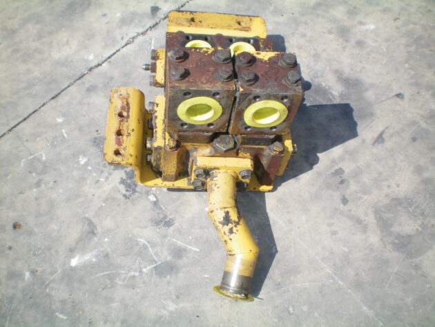 KOMATSU   WA6001  426-875-1100 (*) - DIVISOR DE CAUDAL DE DIRECCIÓN - Imagen 3