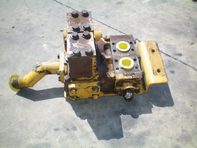 KOMATSU   WA6001  426-875-1100 (*) - DIVISOR DE CAUDAL DE DIRECCIÓN - Imagen 4
