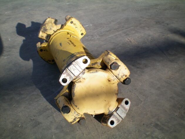 KOMATSU  WA600-1  426-20-11211 - TRANSMISIÓN DEL CONVERTIDOR - Imagen 3