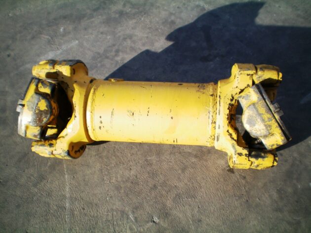 KOMATSU  WA600-1  426-20-14110 - TRANSMISIÓN DE SERVOTRANSMISIÓN A EJE TRASERO