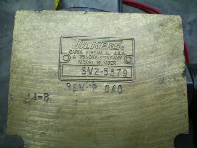 CASE   580SLE   - ELECTROVÁLVULA DE MARTILLO VICKERS - Imagen 4