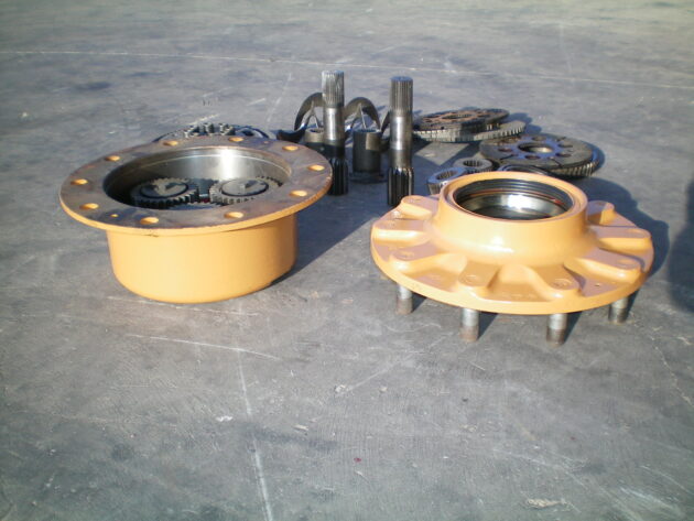 CASE   580SLE  292896A1 - PIÑON CENTRAL