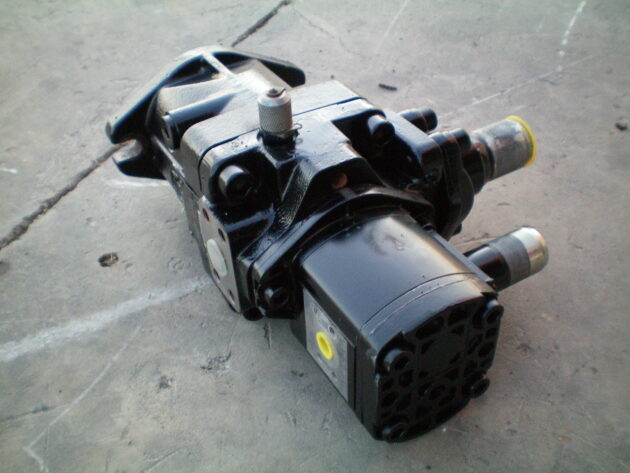 CASE  1288   - CONJUNTO DE BOMBAS DE GIRO Y PILOTAJE A4F040/30R - Imagen 4